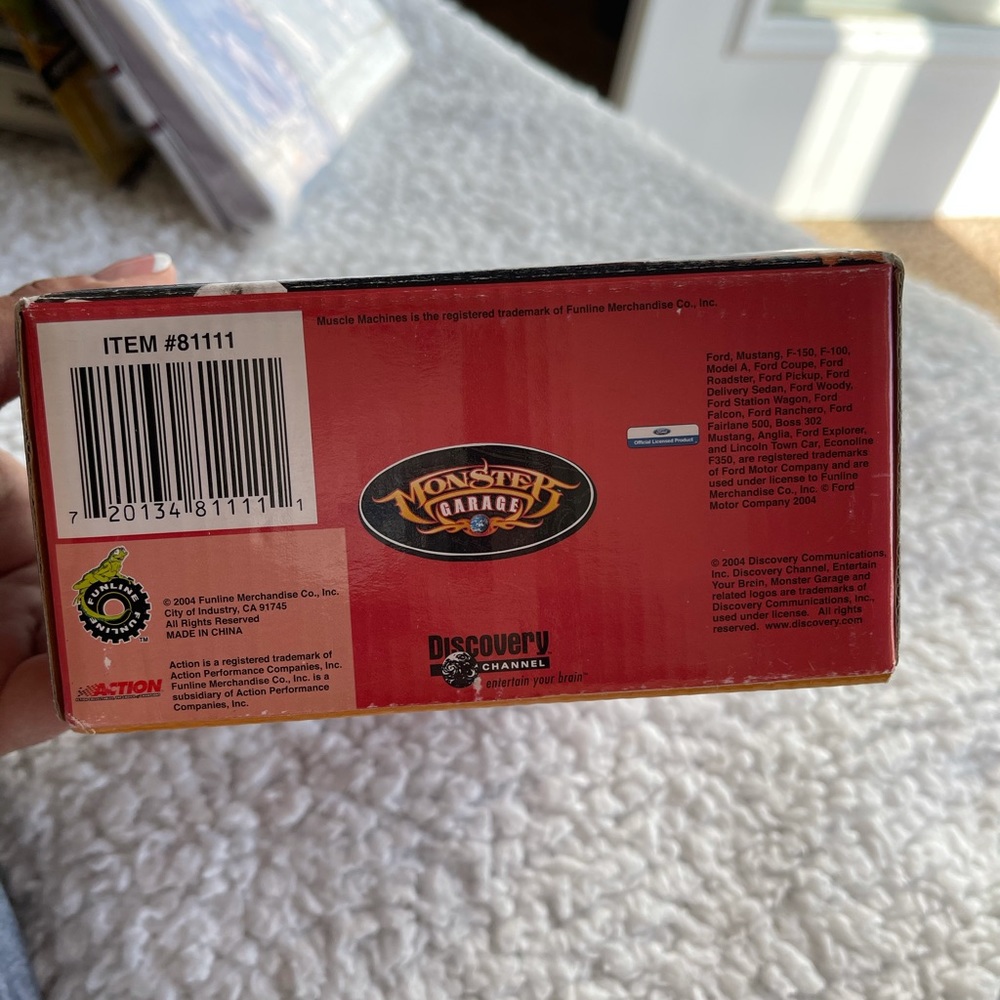 MONSTER GARAGE 1:64 FIRETRUCK LIMO NIB - Picture 3 of 4